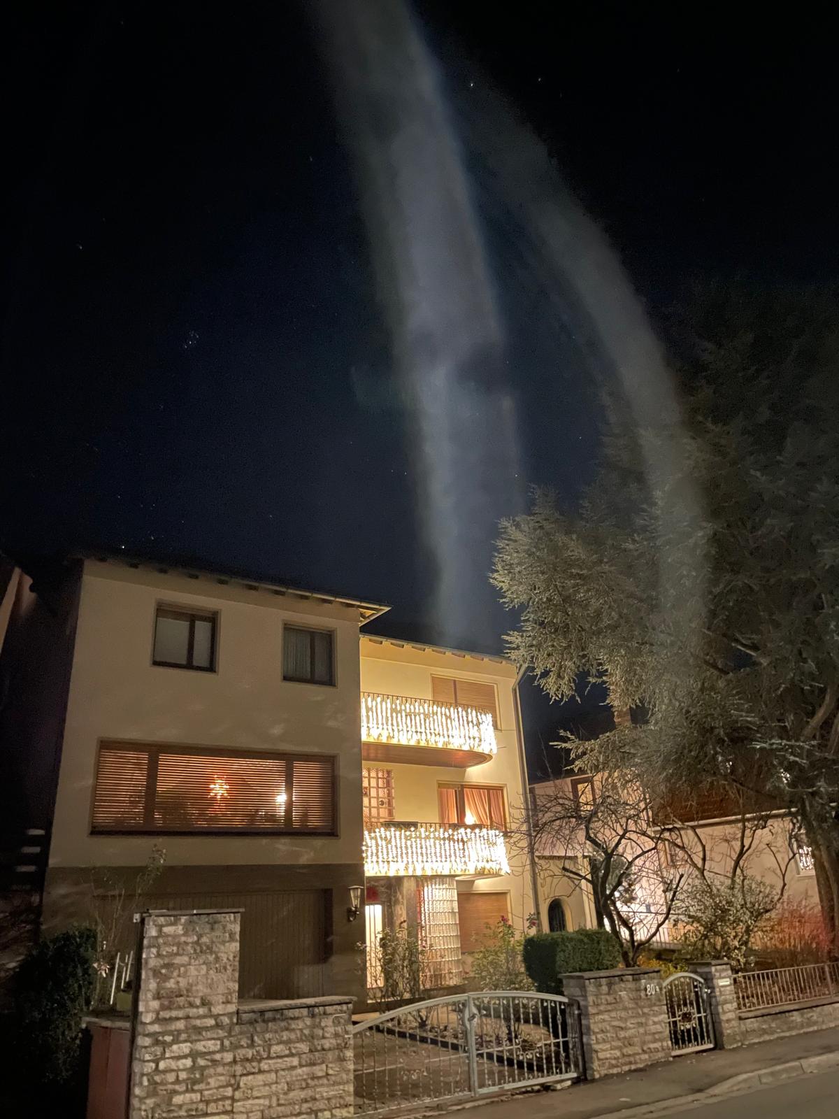 Light over house in Dittelbrunn, Hauptstrasse 80, on 20.11.2025
