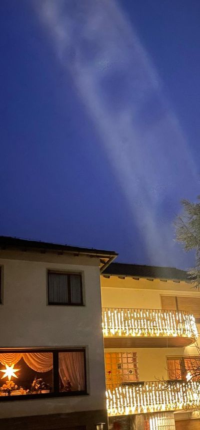 Light over house in Dittelbrunn, Hauptstrasse 80, on 29.11.2025